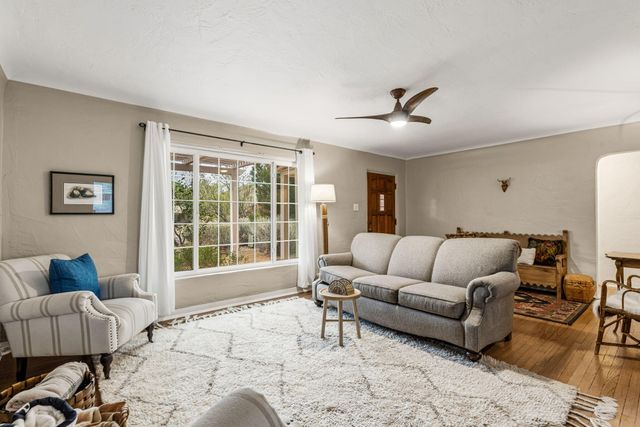 3812 Calle Del Monte NE, Albuquerque, NM 87110