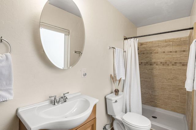 3812 Calle Del Monte NE, Albuquerque, NM 87110