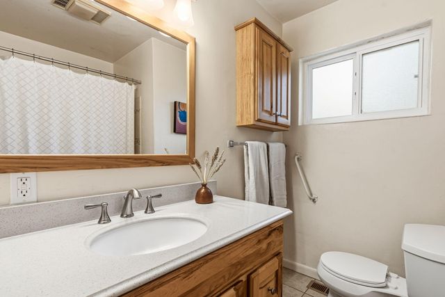 3812 Calle Del Monte NE, Albuquerque, NM 87110