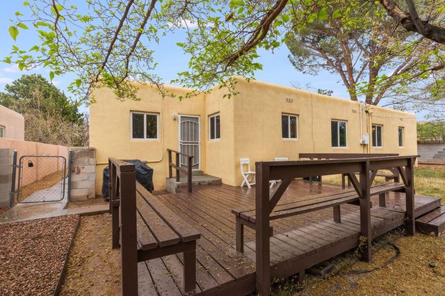 3812 Calle Del Monte NE, Albuquerque, NM 87110