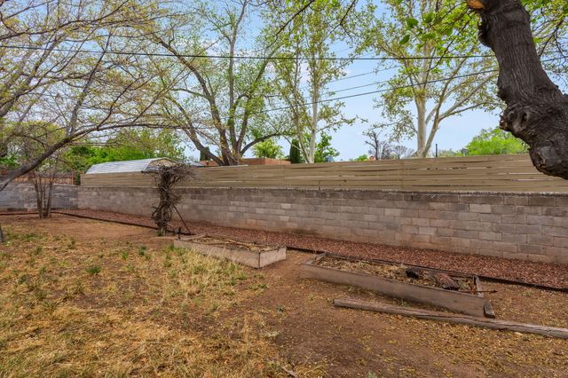 3812 Calle Del Monte NE, Albuquerque, NM 87110