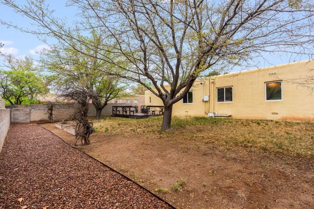 3812 Calle Del Monte NE, Albuquerque, NM 87110