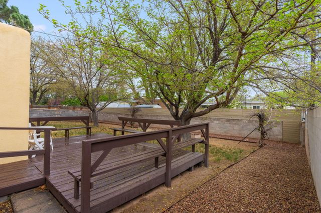 3812 Calle Del Monte NE, Albuquerque, NM 87110