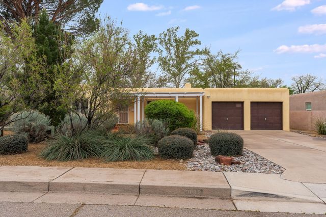 3812 Calle Del Monte NE, Albuquerque, NM 87110