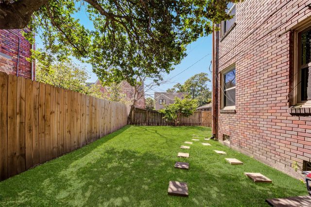 2316 Wentworth Street B, Houston, TX 77004