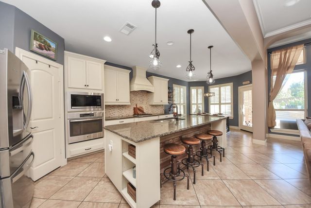 6 Twig Corner Court, Tomball, TX 77375