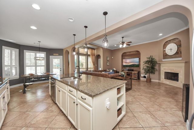 6 Twig Corner Court, Tomball, TX 77375