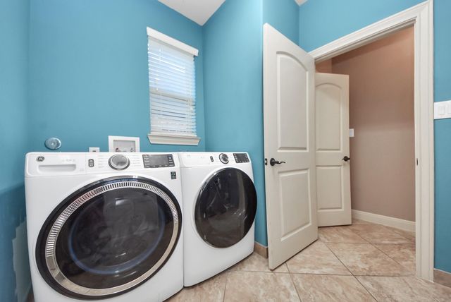 6 Twig Corner Court, Tomball, TX 77375