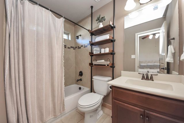 6 Twig Corner Court, Tomball, TX 77375