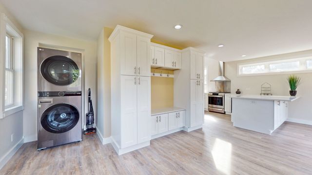 200 W Woodstock Street, Crystal Lake, IL 60014