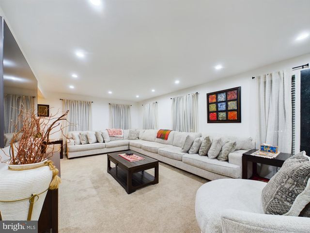 2906 CEDAR LN, Vienna, VA 22180