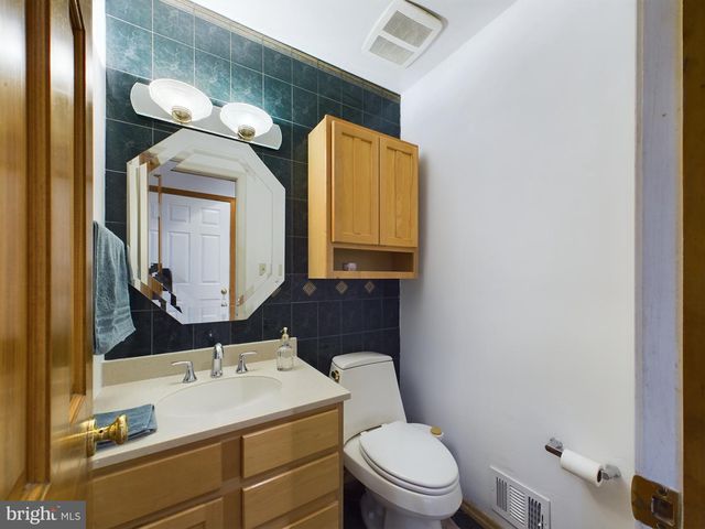 2906 CEDAR LN, Vienna, VA 22180