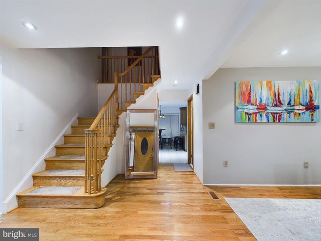 2906 CEDAR LN, Vienna, VA 22180