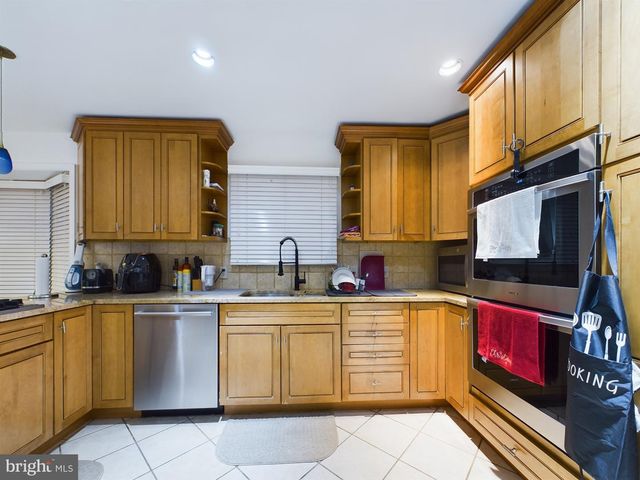 2906 CEDAR LN, Vienna, VA 22180