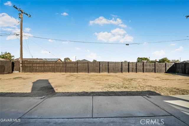 8325 Jacarada, California City, CA 93505