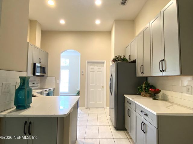 10519 CRESTON GLEN Circle, Jacksonville, FL 32256