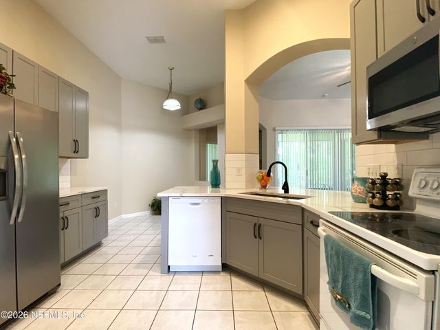 10519 CRESTON GLEN Circle, Jacksonville, FL 32256
