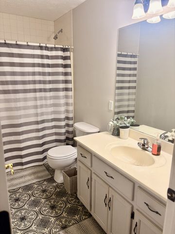 2117 Austin Rd, Lafayette, TN 37083