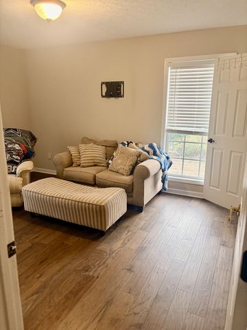 2117 Austin Rd, Lafayette, TN 37083