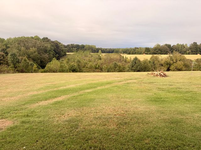 2117 Austin Rd, Lafayette, TN 37083