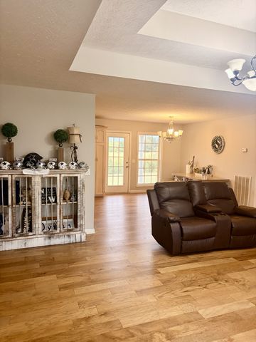 2117 Austin Rd, Lafayette, TN 37083