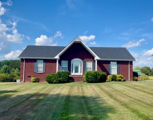 2117 Austin Rd, Lafayette, TN 37083
