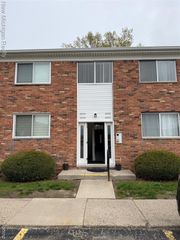 29276 Hoover Road 276, Warren, MI 48093