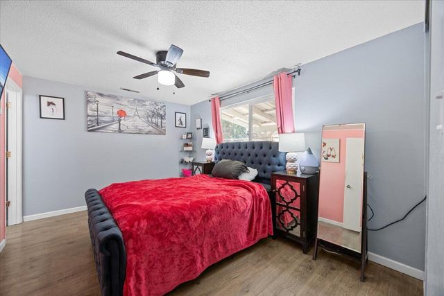 925 6th Avenue, Gold Hill, OR 97525