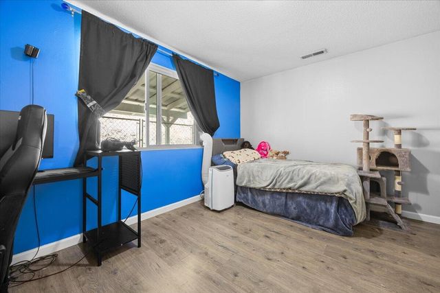 925 6th Avenue, Gold Hill, OR 97525