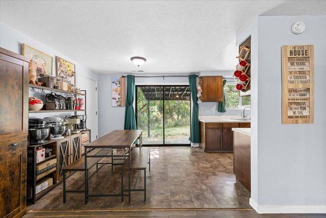 925 6th Avenue, Gold Hill, OR 97525