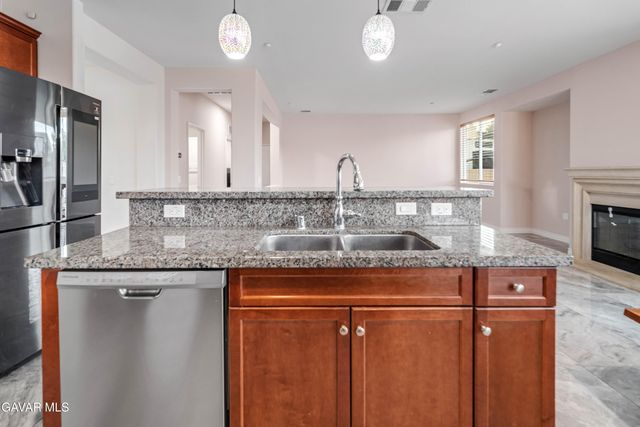 4133 W Avenue J7, Lancaster, CA 93536