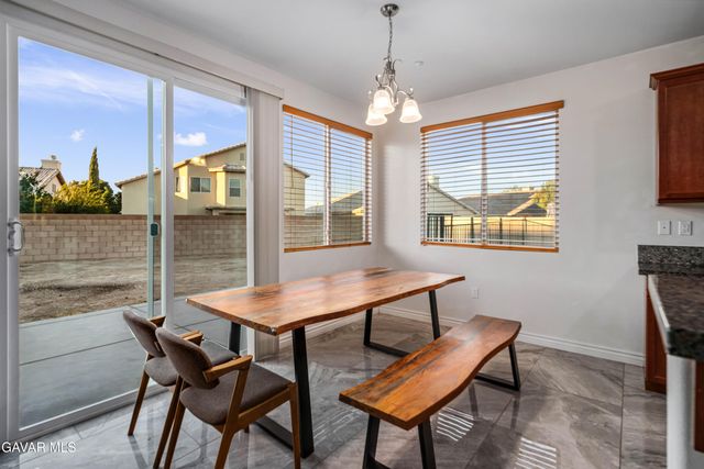 4133 W Avenue J7, Lancaster, CA 93536