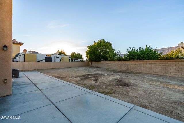 4133 W Avenue J7, Lancaster, CA 93536