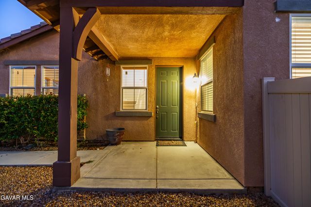 4133 W Avenue J7, Lancaster, CA 93536