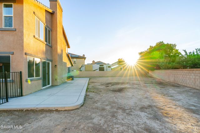 4133 W Avenue J7, Lancaster, CA 93536