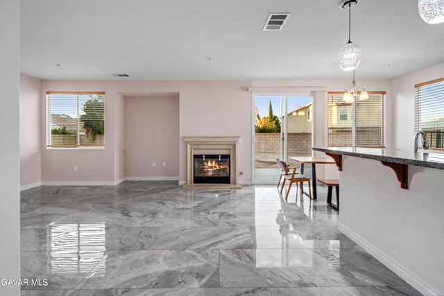 4133 W Avenue J7, Lancaster, CA 93536