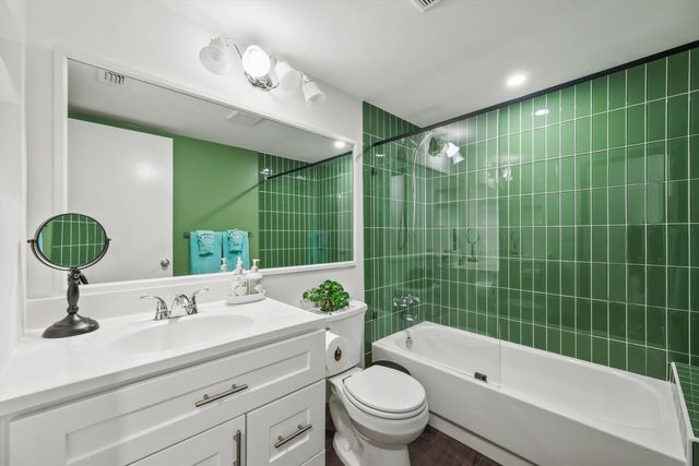 723 Sunny Pine Way B2, Greenacres, FL 33415