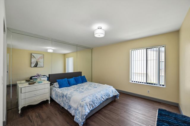 723 Sunny Pine Way B2, Greenacres, FL 33415