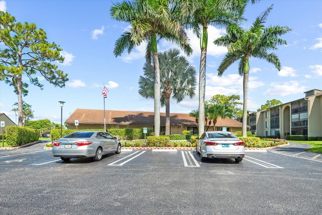 723 Sunny Pine Way B2, Greenacres, FL 33415