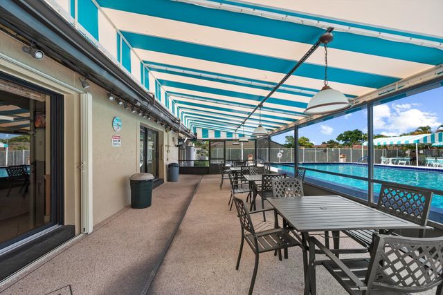 723 Sunny Pine Way B2, Greenacres, FL 33415