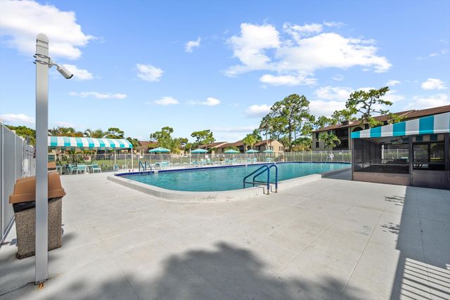 723 Sunny Pine Way B2, Greenacres, FL 33415