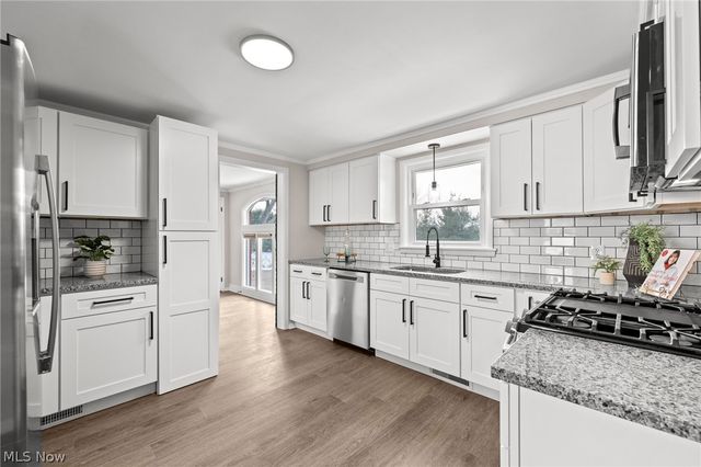 2353 Longlynn Street SW, Massillon, OH 44646