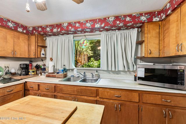390 Aquone Road, Andrews, NC 28901