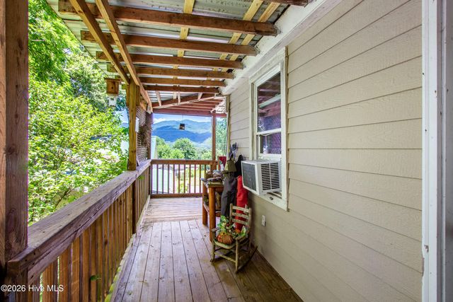 390 Aquone Road, Andrews, NC 28901