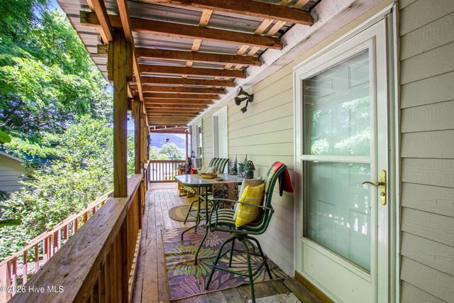390 Aquone Road, Andrews, NC 28901