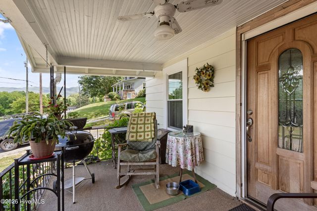390 Aquone Road, Andrews, NC 28901