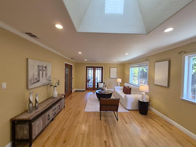 212 Dover Street, Los Gatos, CA 95032