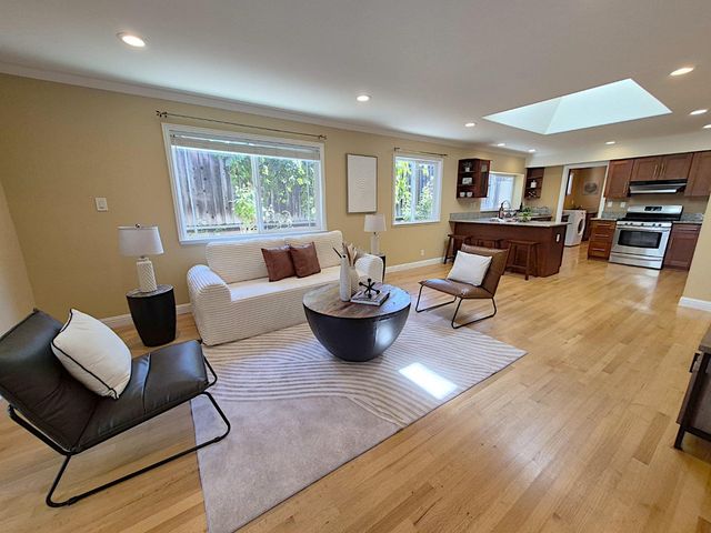 212 Dover Street, Los Gatos, CA 95032