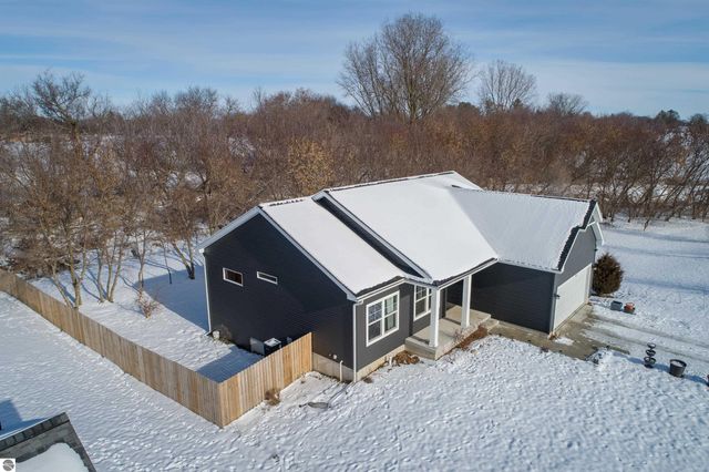 258 Ruby Court, Alma, MI 48801