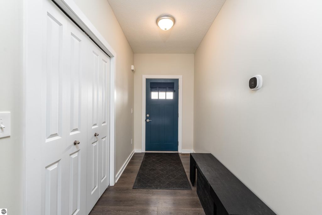 Image 5 of property listing at 258 Ruby Court, Alma, MI 48801